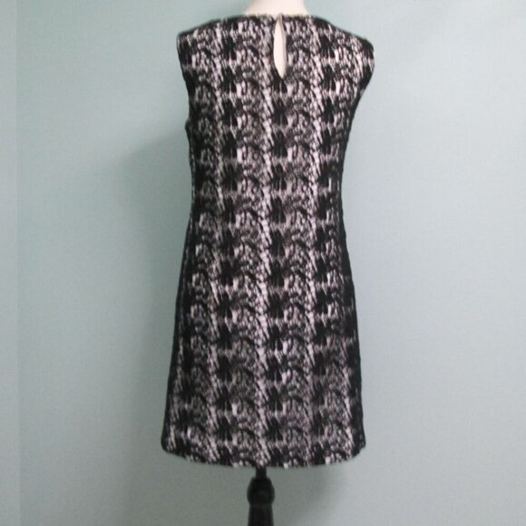 Vince Camuto Lace Overlay Sheath Dress-Black/White-10P-EUC - Picture 3 of 13